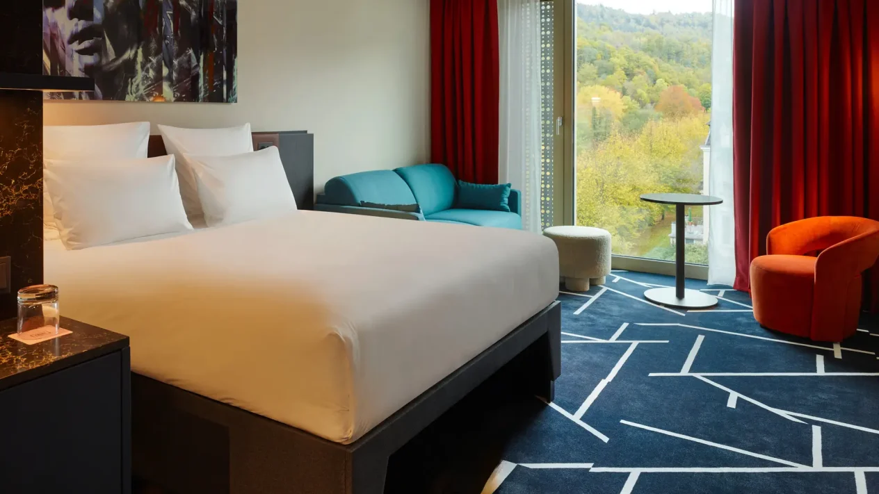 1. QEA_TRIBE_BAD_Rooms_601_01_var_3700px_edited